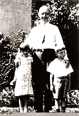 Clarence Birdseye & grandkids