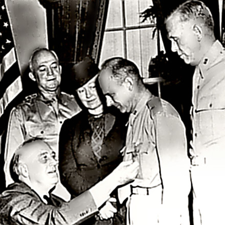 Doolittle receives MoH from FDR