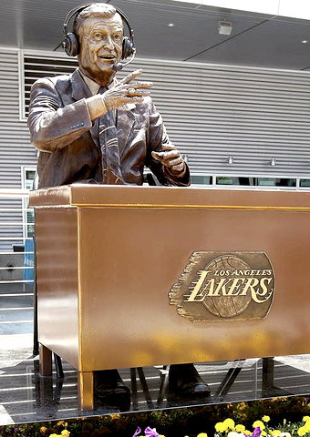 Chick Hearn statue at Staples