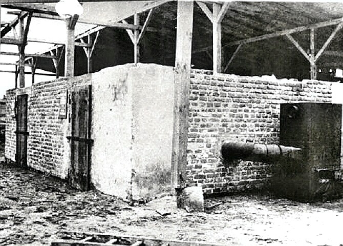 gas chambers in holocaust. Holocaust - Majdanek gas