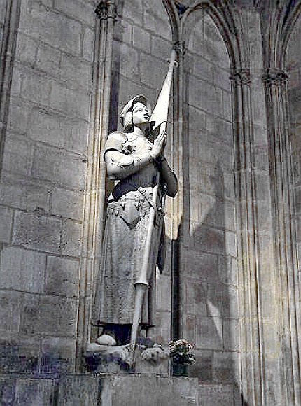 Notre Dame Cathedral - Statue of Joan of Arc