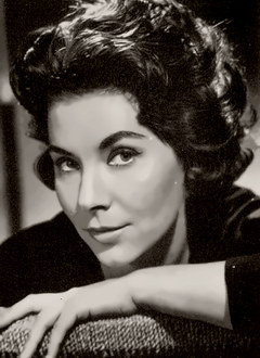 Soprano Evelyn Lear