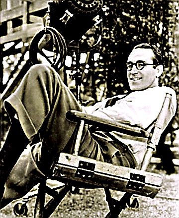 Comedian Harold Lloyd