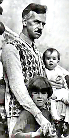 Eugene O'Neil with children