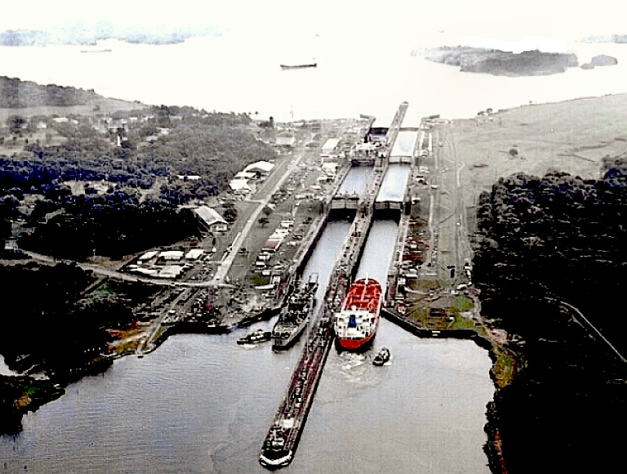 Panama Canal - Gatun Locks