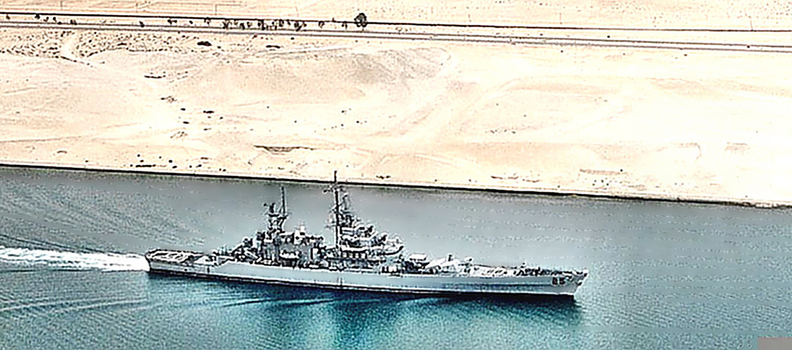 Cruiser USS Bainbridge (CGN-25) in Suez Canal