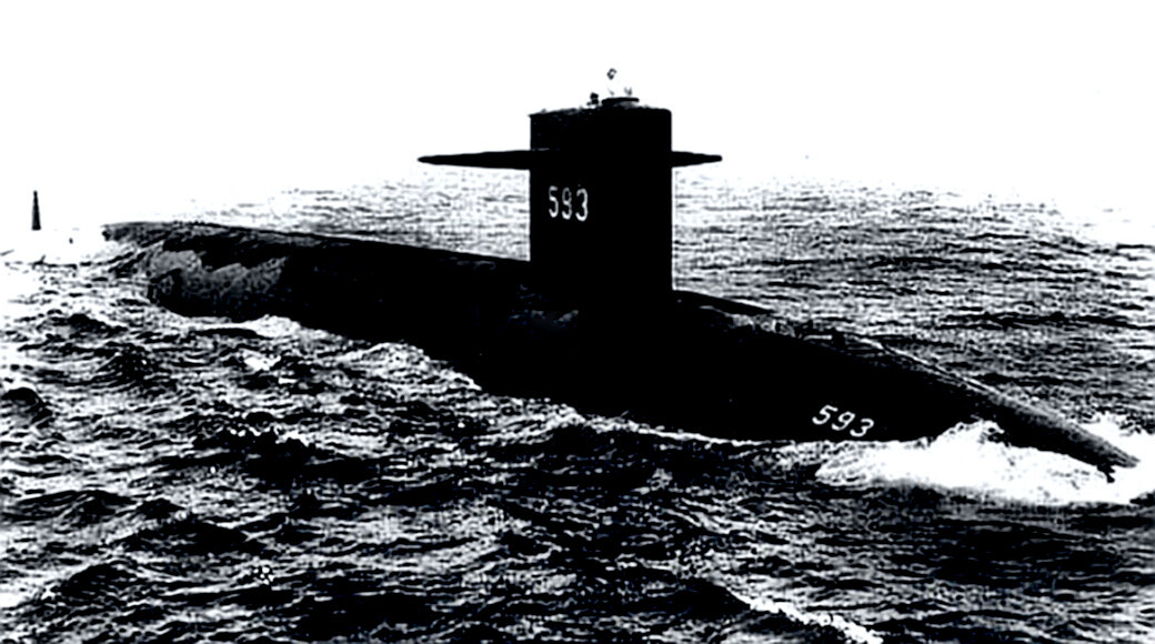 USS Thresher (SSN-593) underway