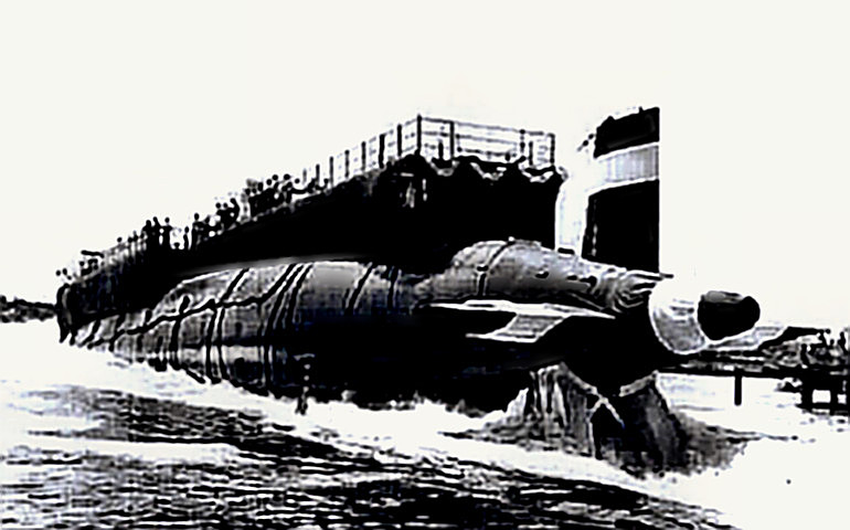 USS Thresher (SSN-593) launch at Portsmouth Naval Shipyard
