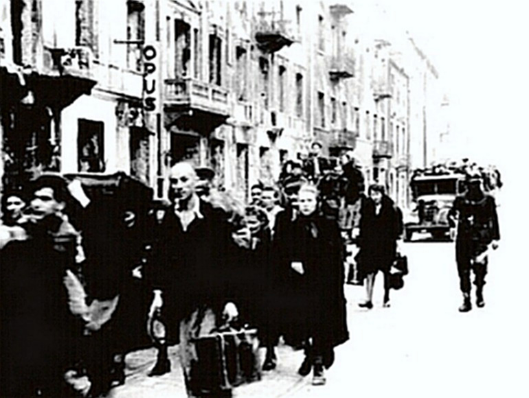 Warsaw Jews being deported to Treblinka